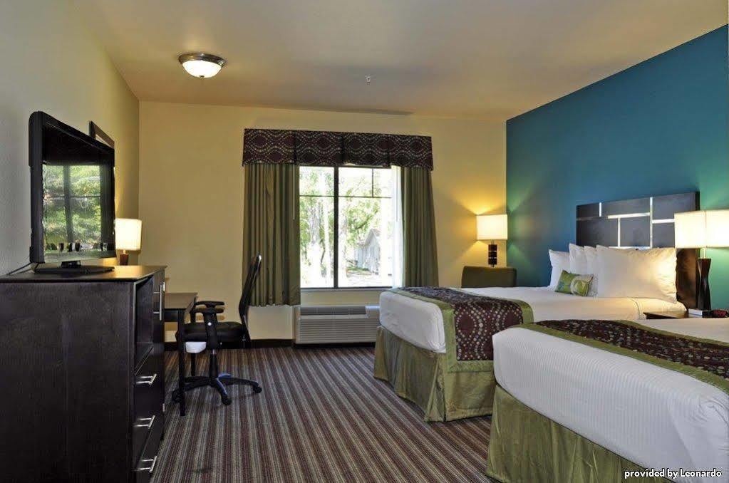 Best Western Plus DeSoto Inn&Suites Mansfield Zimmer foto